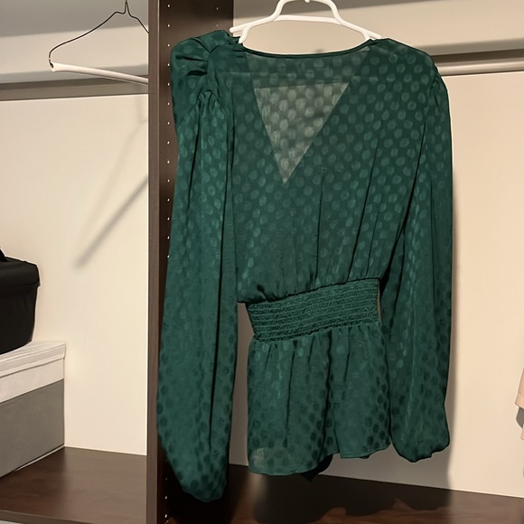 Max Studio Green Long Sleeve Blouse - Picture 2 of 2